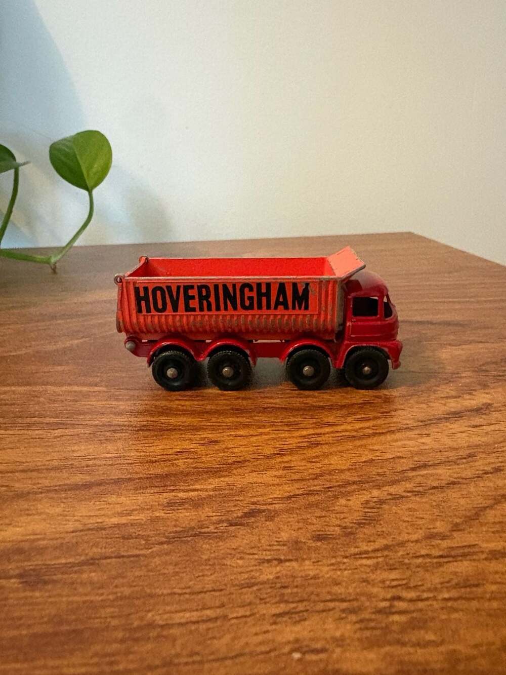 Matchbox Lesney No.17 Hoveringham Tipper Red Diecast Truck